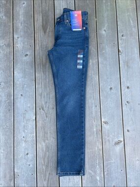 Levi's Women's Skinny Jeans in Dark Blue Denim